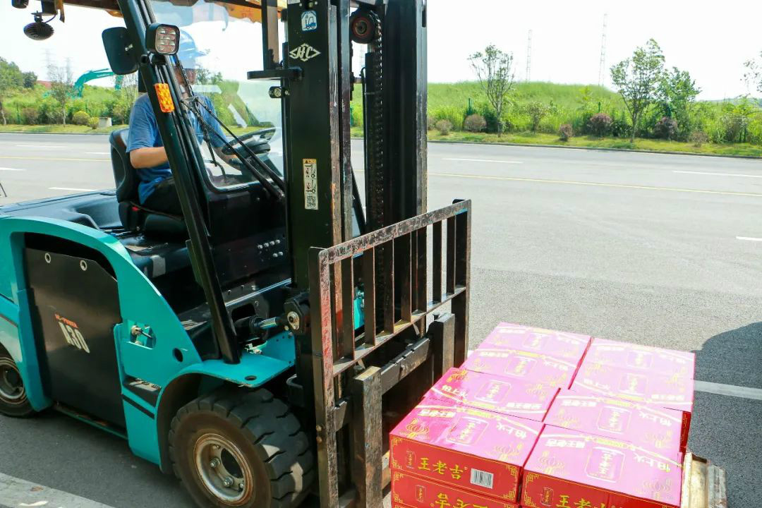 情系职工送清凉，殷切关怀鼓干劲——ca888亚洲城智能开展夏季送清凉活动