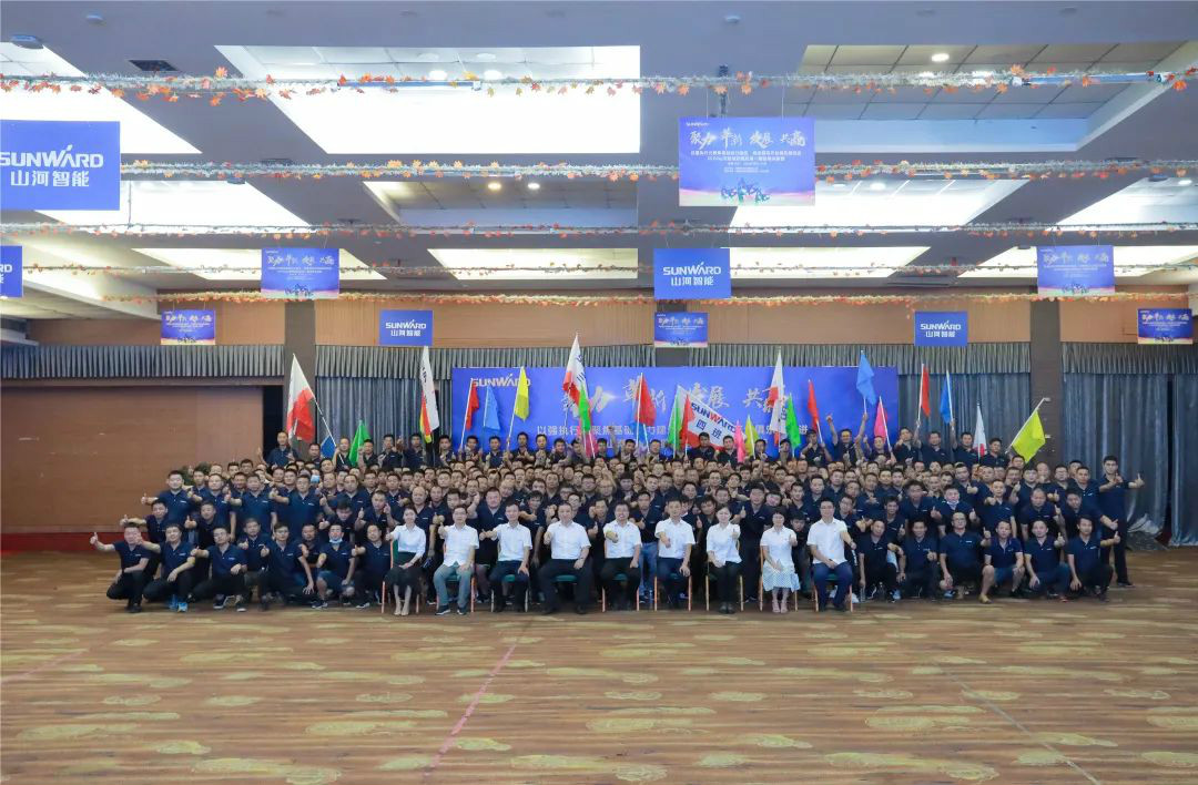 向挖掘机万台俱乐部迈进——ca888亚洲城智能2020年度挖掘机营销训练营开营