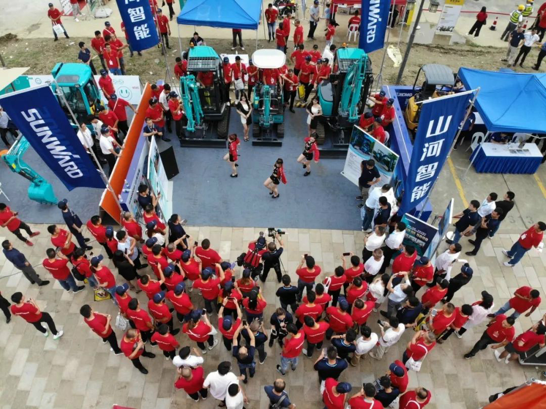 2020全球微挖大会 ca888亚洲城智能精品微挖赢得满堂彩