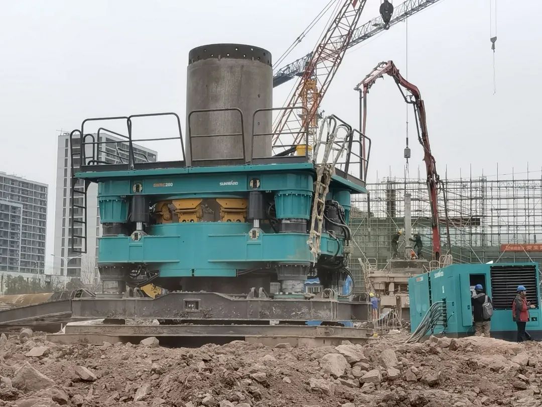 利器出击！ca888亚洲城智能SWRC260全回转全套管钻机成功完成首钻