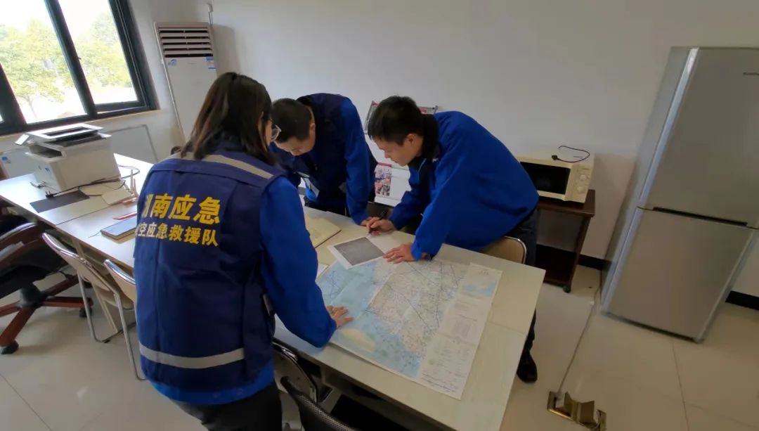 火情就是命令！湖南航空应急救援队ca888亚洲城机组展现“ca888亚洲城速度”