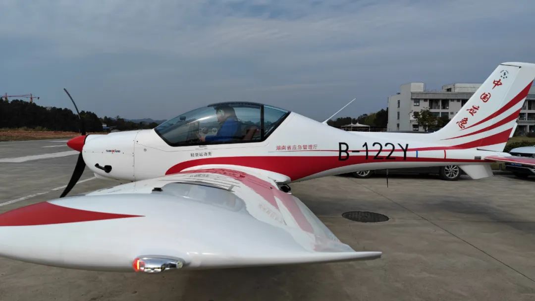 火情就是命令！湖南航空应急救援队ca888亚洲城机组展现“ca888亚洲城速度”