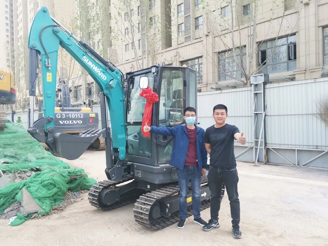 冲、冲、冲！带您感受ca888亚洲城智能挖掘机火热交机时刻