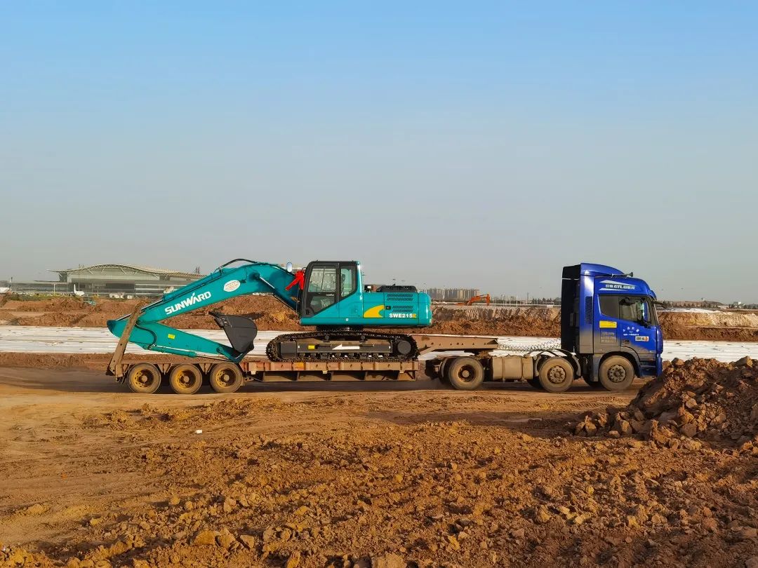 冲、冲、冲！带您感受ca888亚洲城智能挖掘机火热交机时刻