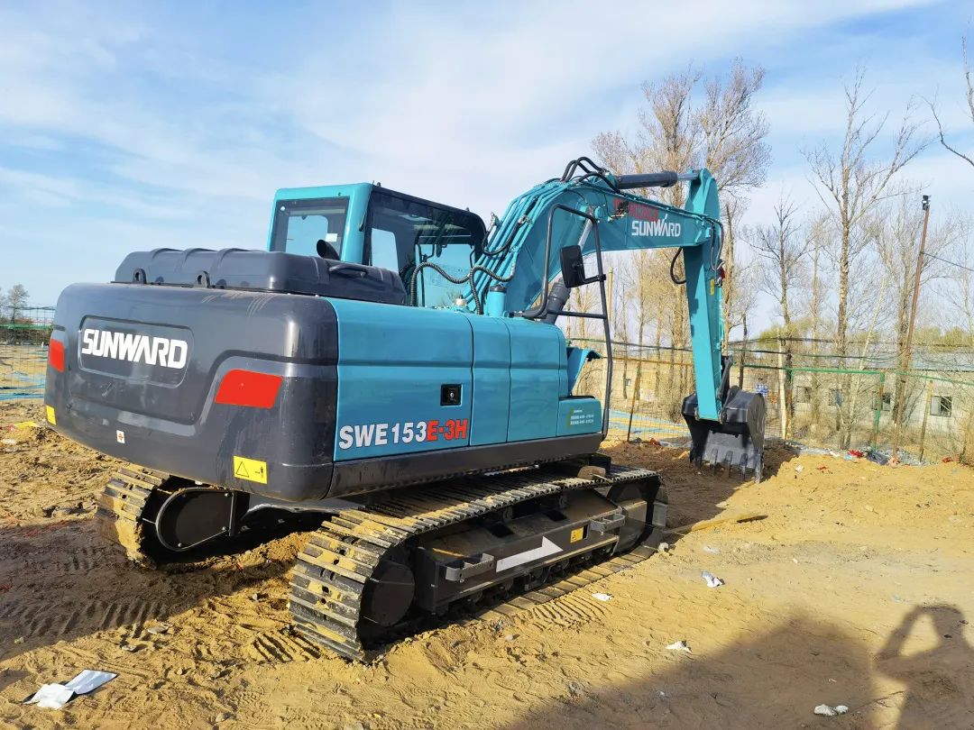 冲、冲、冲！带您感受ca888亚洲城智能挖掘机火热交机时刻