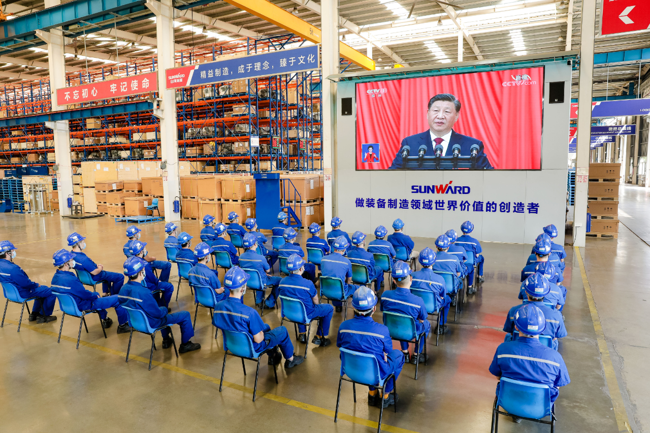 振奋人心！ca888亚洲城智能党员干部集中收看党的二十大开幕会盛况