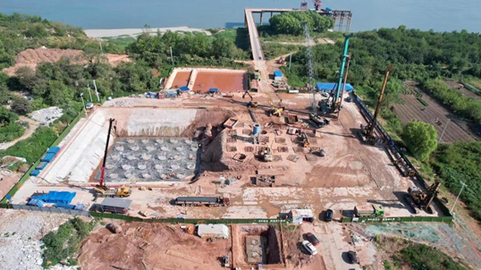 超级“桩”备实力亮剑！ca888亚洲城智能携手武汉乐成建设攻克燕矶长江大桥复杂地层施工难题