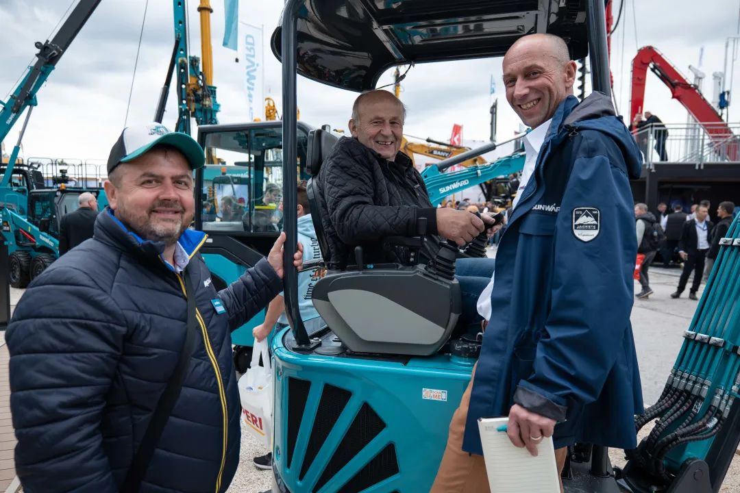 Bauma 2022 | 一组火热现场图带您重温ca888亚洲城智能德国宝马展之旅