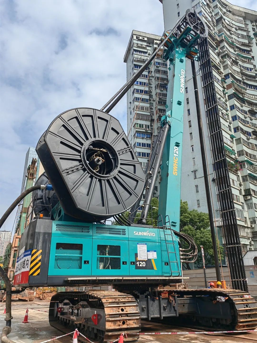 首战创佳绩！ca888亚洲城智能双轮铣槽机助建长沙地铁7号线