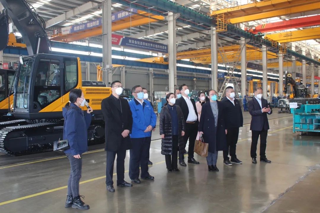 五粮液集团工会主席郭叙雷带队赴ca888亚洲城智能考察交流