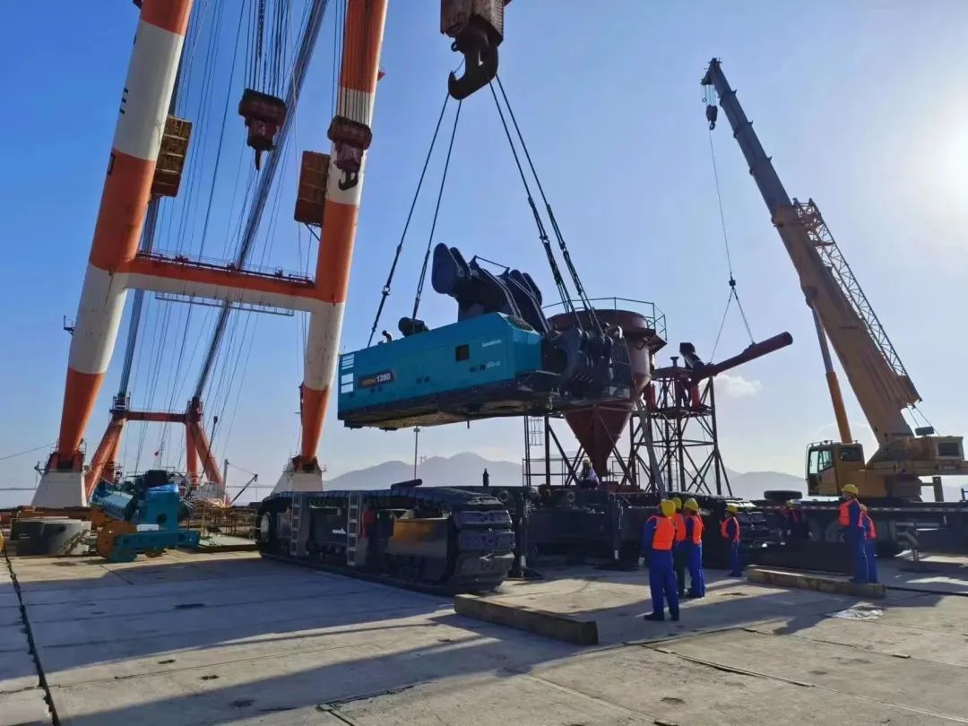 首桩开钻！ca888亚洲城智能超级旋挖实力助建世界最大跨度公铁两用大桥