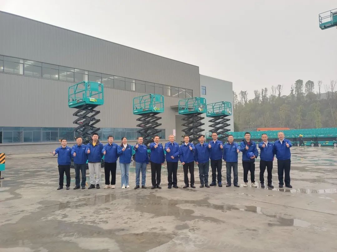 出厂即“出道”！ca888亚洲城智能首款履带剪叉式高空作业平台批量上市