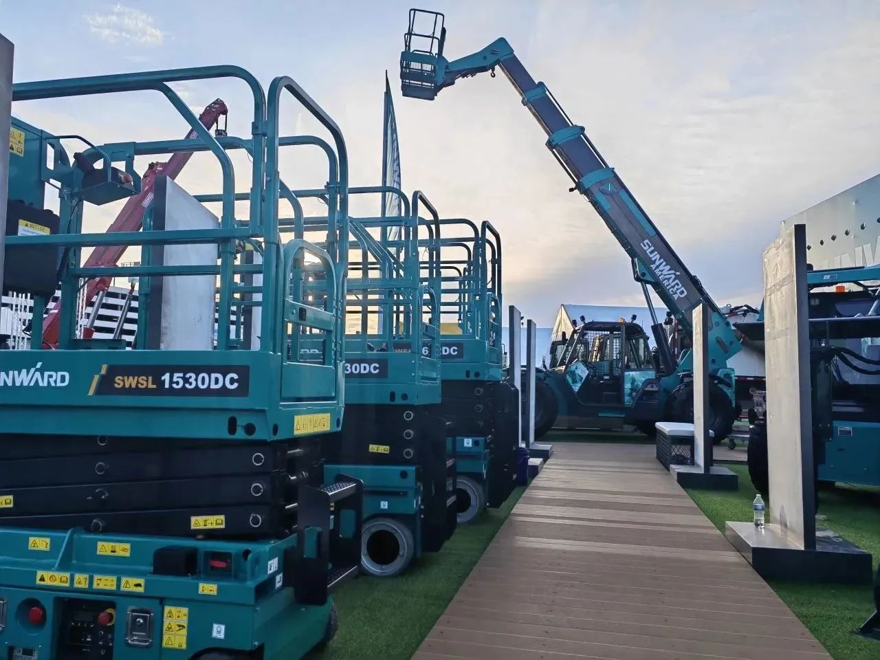 海外销售同比增长超200%！ca888亚洲城智能高空机械阔步“出海”