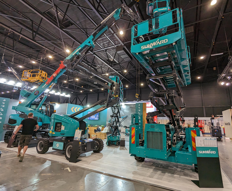 海外销售同比增长超200%！ca888亚洲城智能高空机械阔步“出海”