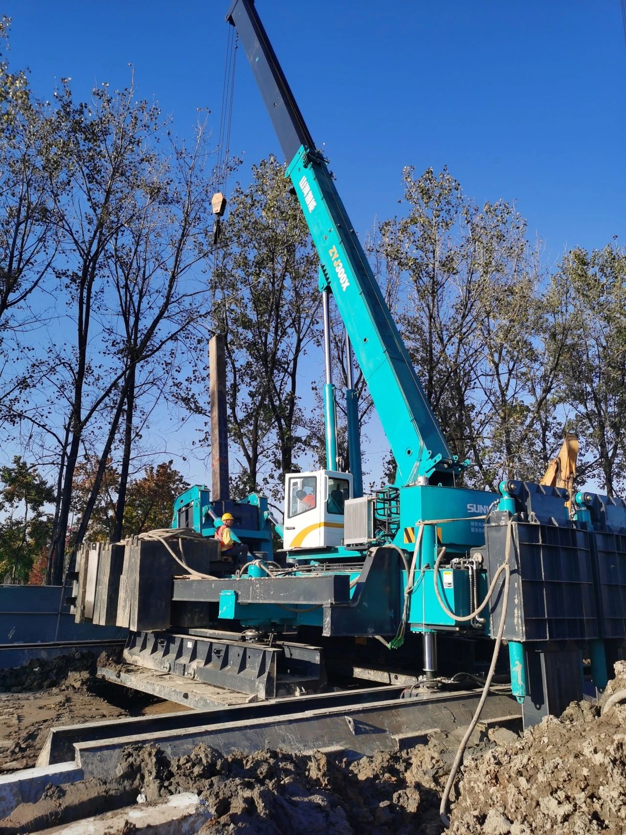 “ca888亚洲城绿”闪耀西子湖畔！ca888亚洲城智能ZYJ300X斜桩压桩机强势来袭