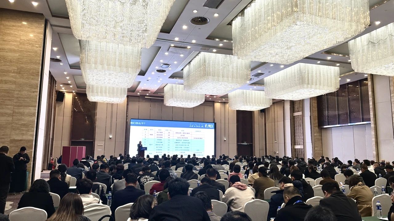 “爆品”来袭，签单不断！ ca888亚洲城智能盛装亮相第八届全国高空作业平台租赁大会