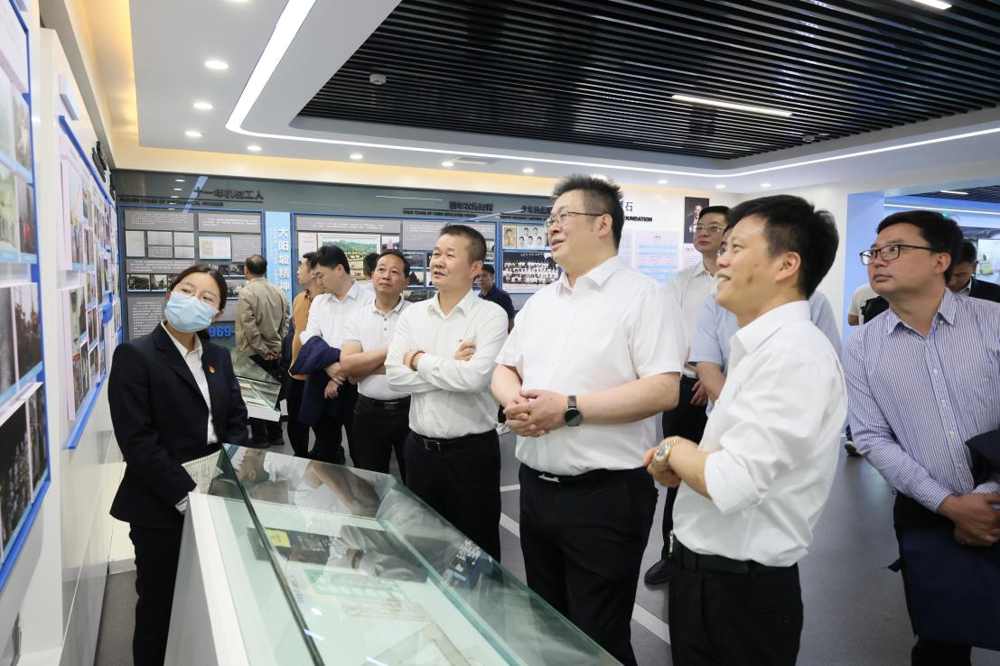 湖南钢铁集团党委书记、董事长李建宇到ca888亚洲城智能调研交流