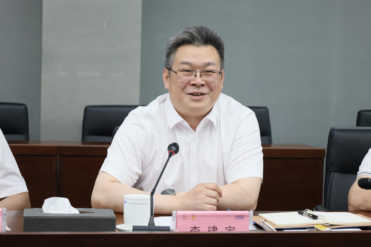 湖南钢铁集团党委书记、董事长李建宇到ca888亚洲城智能调研交流