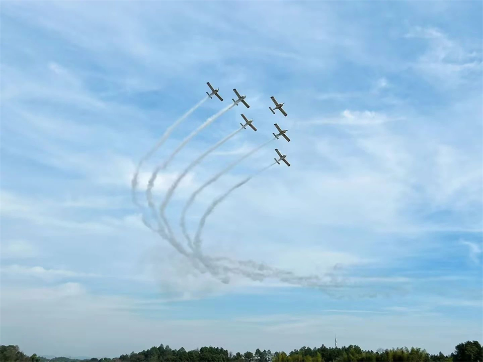 十年织得ca888亚洲城秀，践行初心创未来！ca888亚洲城飞行表演队成立10周年庆典活动隆重举行