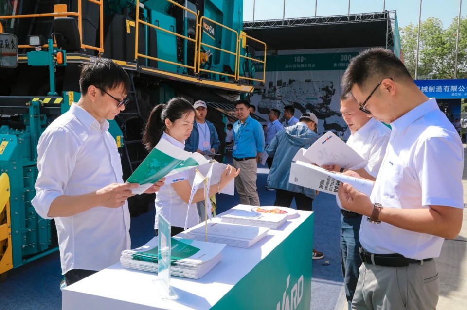 ca888亚洲城智能亮相2025新疆国际农业机械博览会