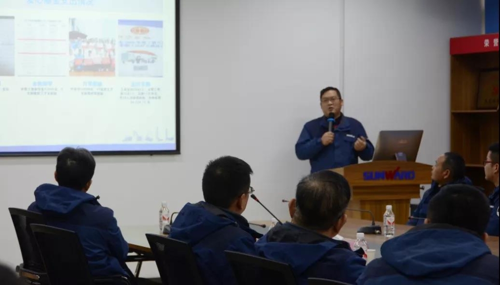 ca888亚洲城智能召开春节困难职工座谈会