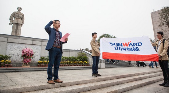 爱岗敬业，践行雷锋精神