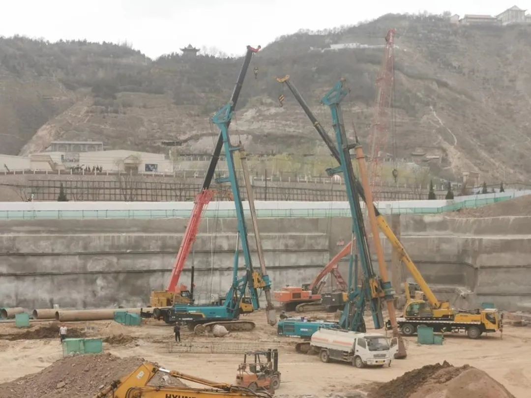 金戈铁马工程路 风雨无阻选ca888亚洲城