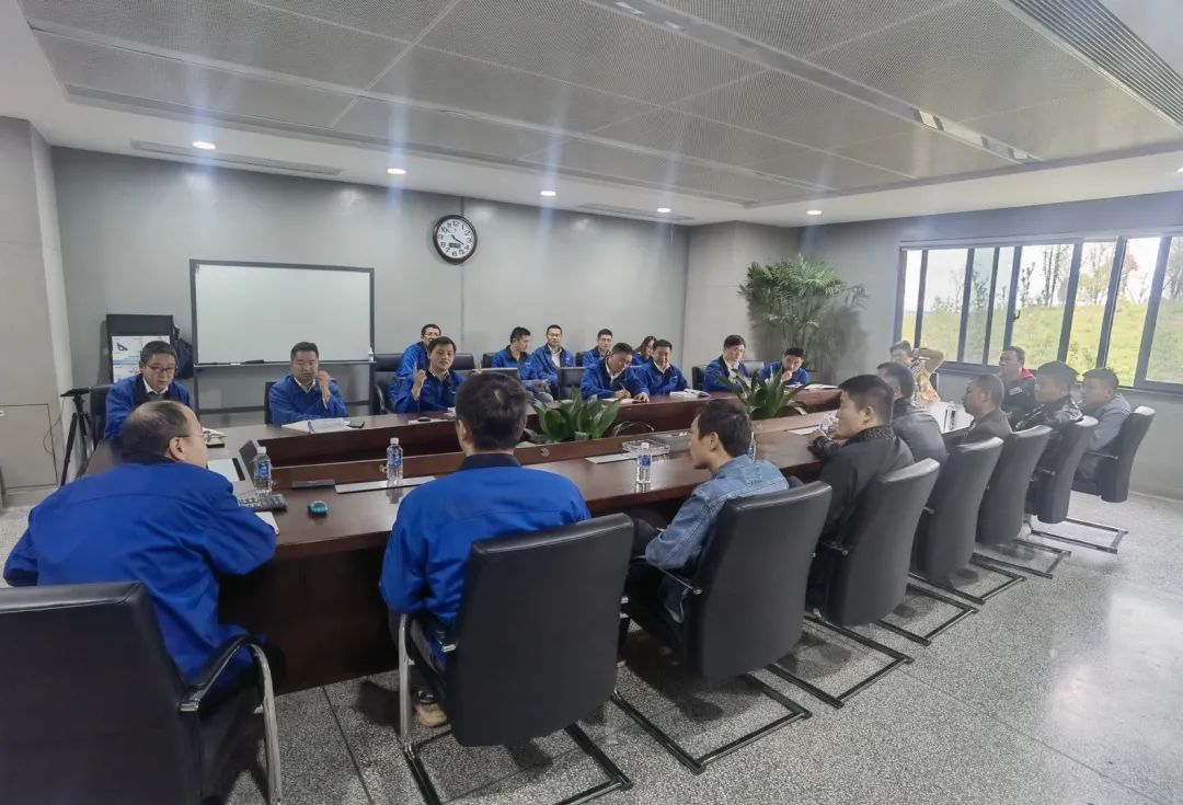 一起来“找茬”！10位“超级体验官”试驾ca888亚洲城智能最新“F系列”挖掘机