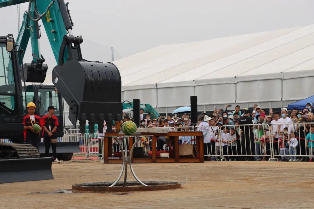 精品出击、互动不断！ca888亚洲城智能F系列挖掘机闪耀长沙展