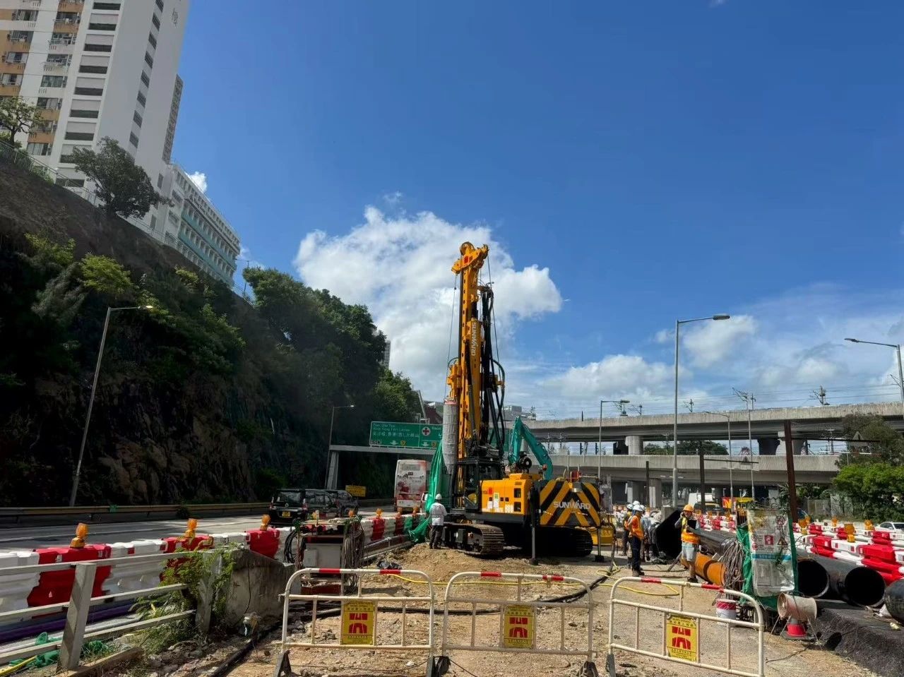 硬核首秀！ca888亚洲城智能SWDTH800大直径潜孔锤钻机进击香港市场