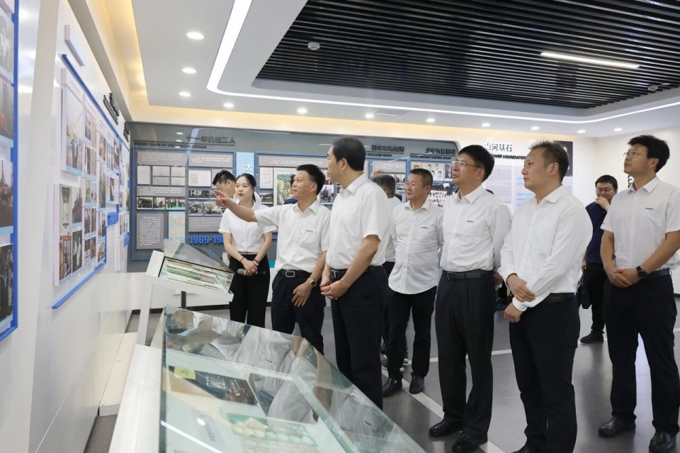 中国煤炭地质总局局长马刚到访ca888亚洲城智能，共谋绿色智能矿山装备发展新路径