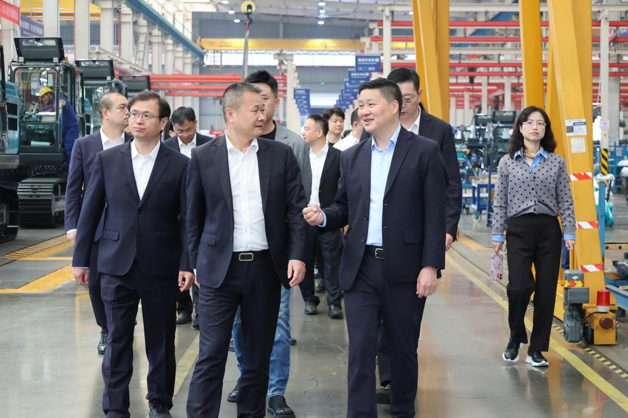 厦门海翼集团总经理金中权到访ca888亚洲城智能